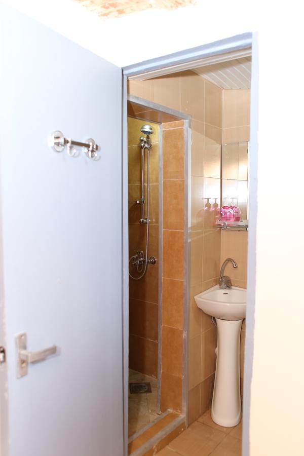 Guest House Kakabadzeebi 9 Тбилиси Экстерьер фото