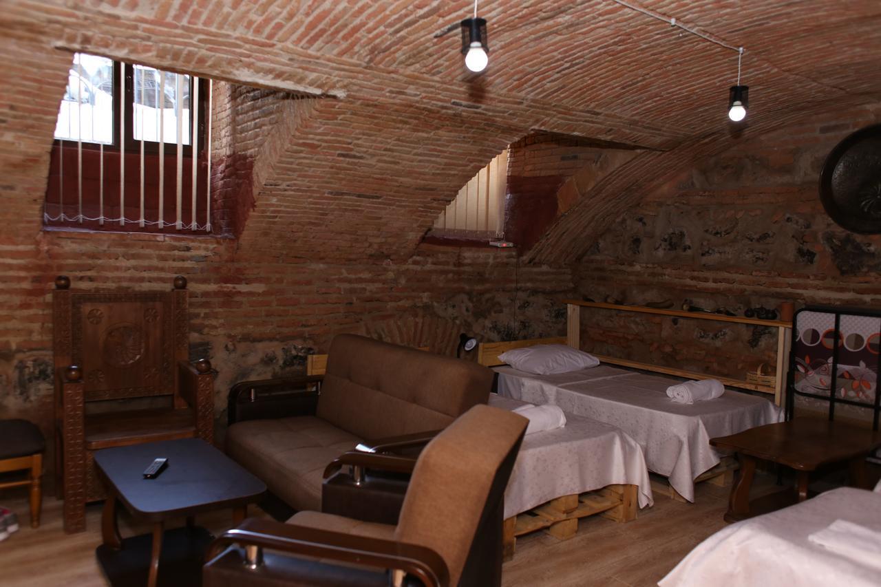 Guest House Kakabadzeebi 9 Тбилиси Экстерьер фото