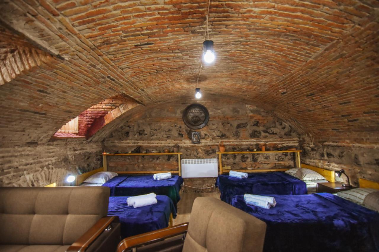 Guest House Kakabadzeebi 9 Тбилиси Экстерьер фото